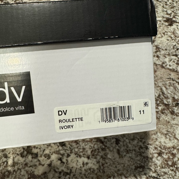 Dolce Vita Heels 🤍 - Picture 8 of 9